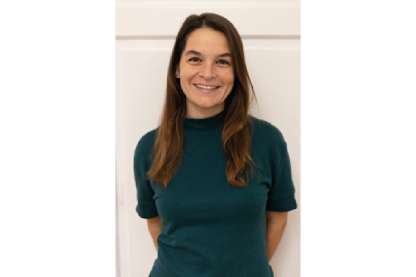 Portrait photo of Laura Saxer