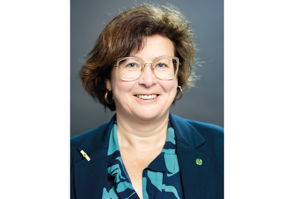 Portrait photo of Doris Damyanovic