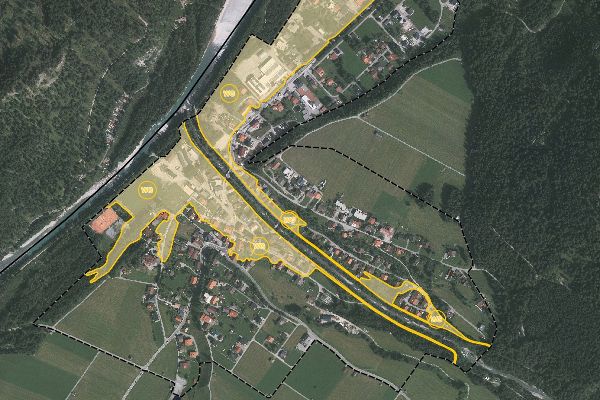 Der Kartenausschnitt zeigt die gelben Gefahrenzonen in Stanzach. Die Abkürzung WB beschreibt das Einzugsgebiet des Wildbachs, die Abkürzung LG beschreibt das Einzugsgebiet der Lawinen.