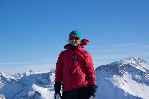 Claudia Sauermoser in a mountain landscape