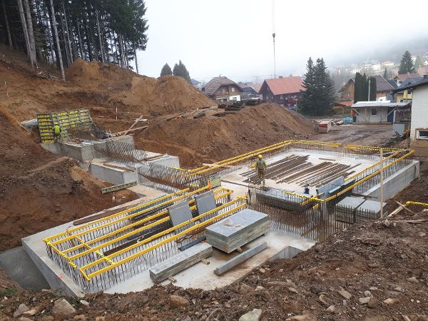 Fundamentbauarbeiten der Geschiebedosiersperre am Hoferbergbach 