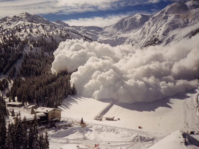 Staublawine in Tirol